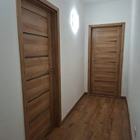 Kurinec Blizko Kupaliska Rymawska Sobota