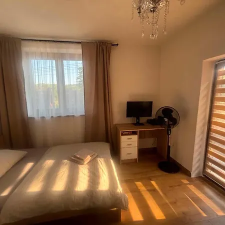 Kurinec Blizko Kupaliska Apartament Rymawska Sobota