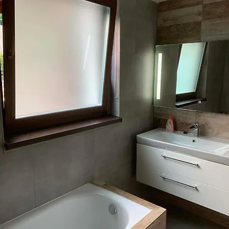 Kurinec Blizko Kupaliska Apartament Rymawska Sobota